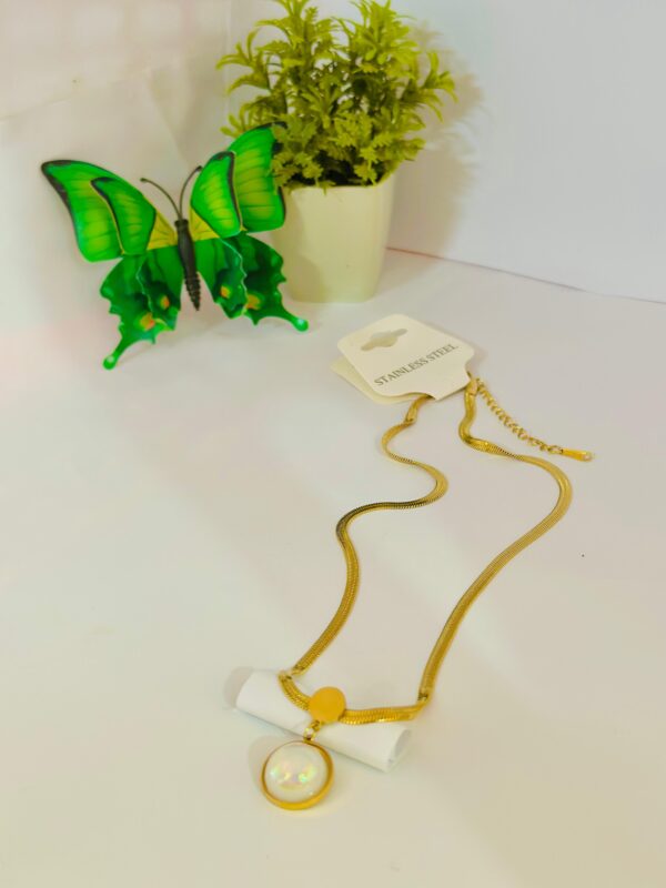 Elegant Pearl Pendant Necklace - Image 2